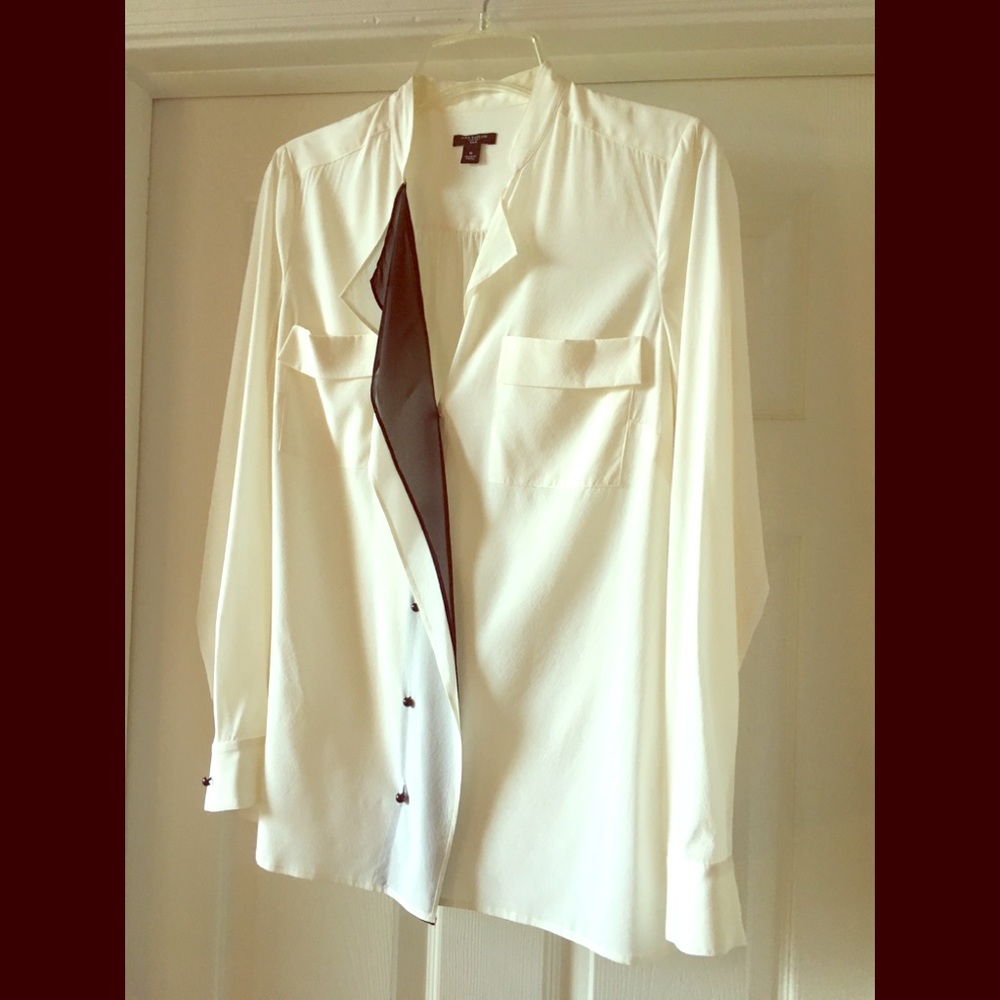 AT Silk w/organza detail at placket. Ivory-black.